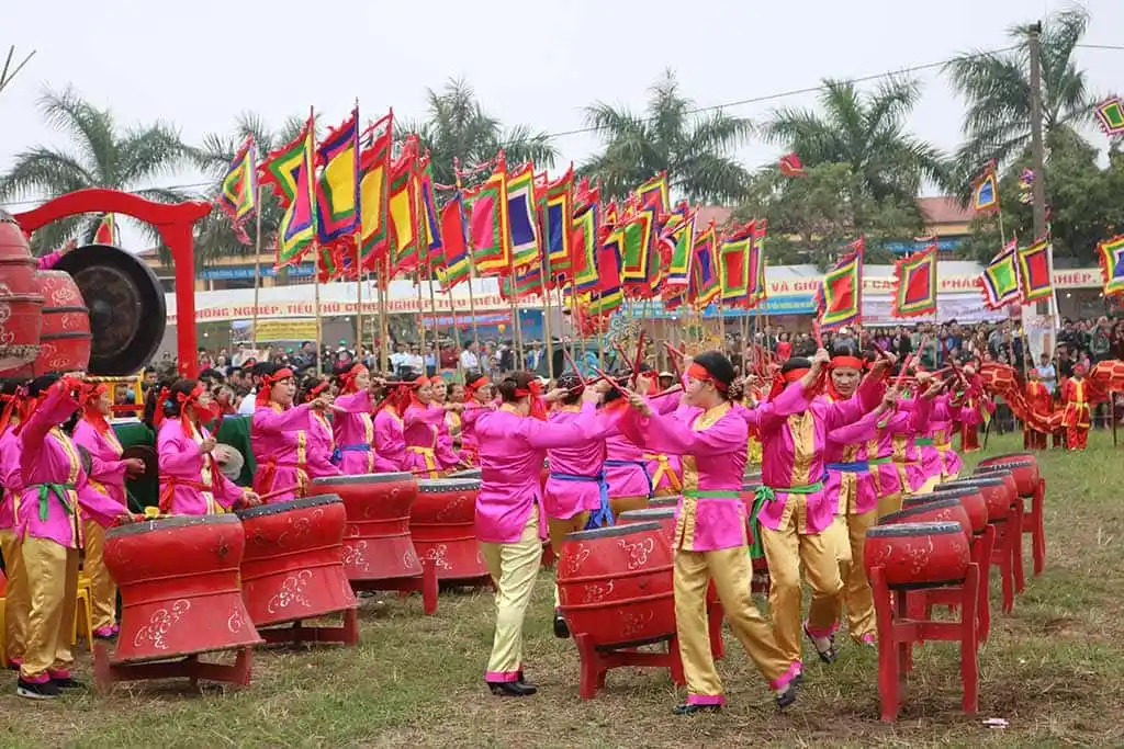 Biểu diễn làng nghề trống Đọi Tam