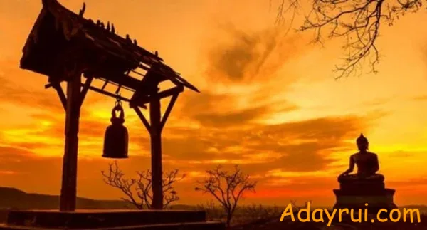 Tiếng chuông chùa vang lên trong không gian tĩnh lặng của Phật giáo